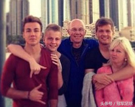 格策被评为最失望的球员,格策2013年转会费