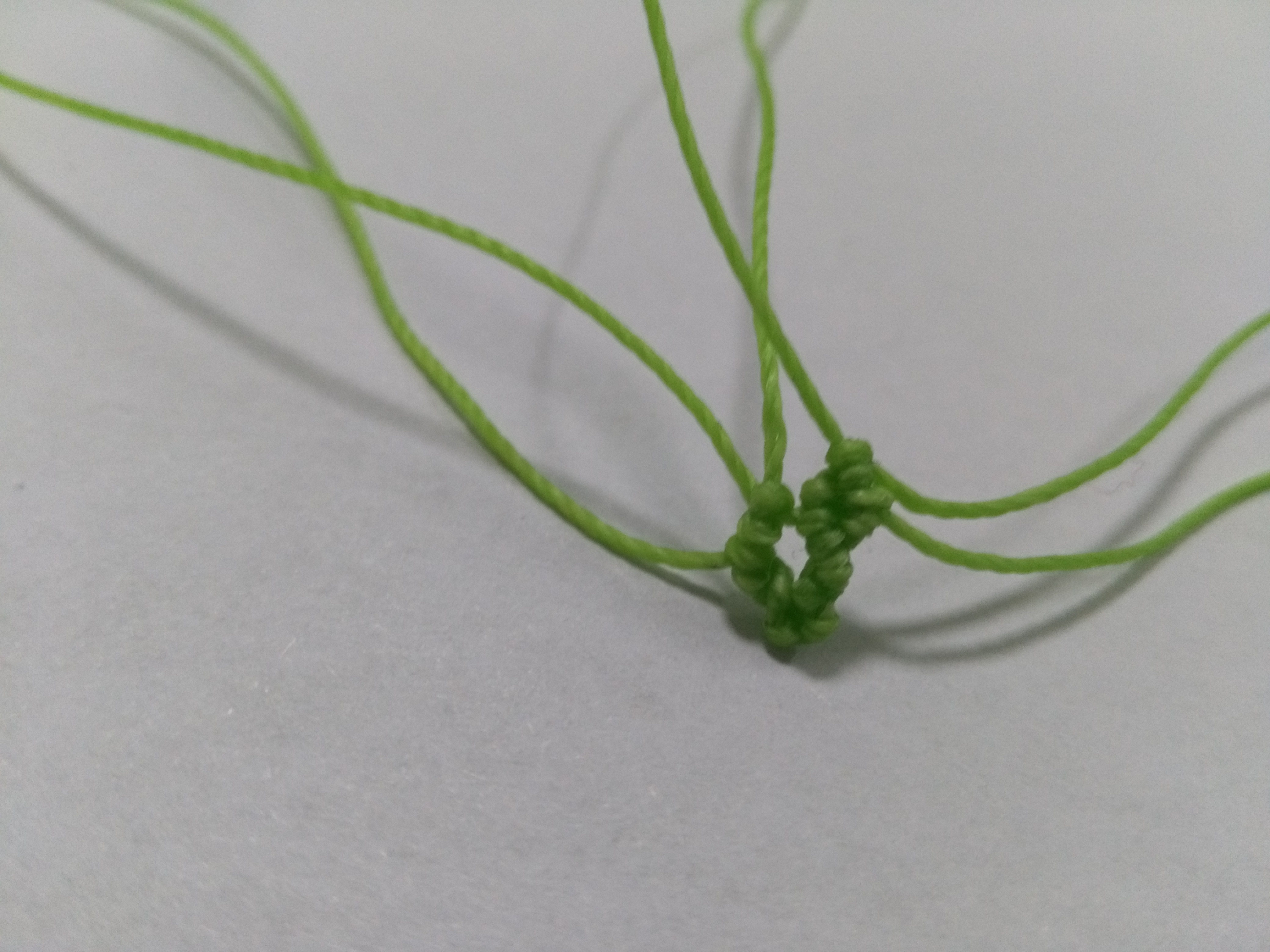 玛瑙豆子编手机吊坠法教程,玉豌豆吊坠怎么编绳