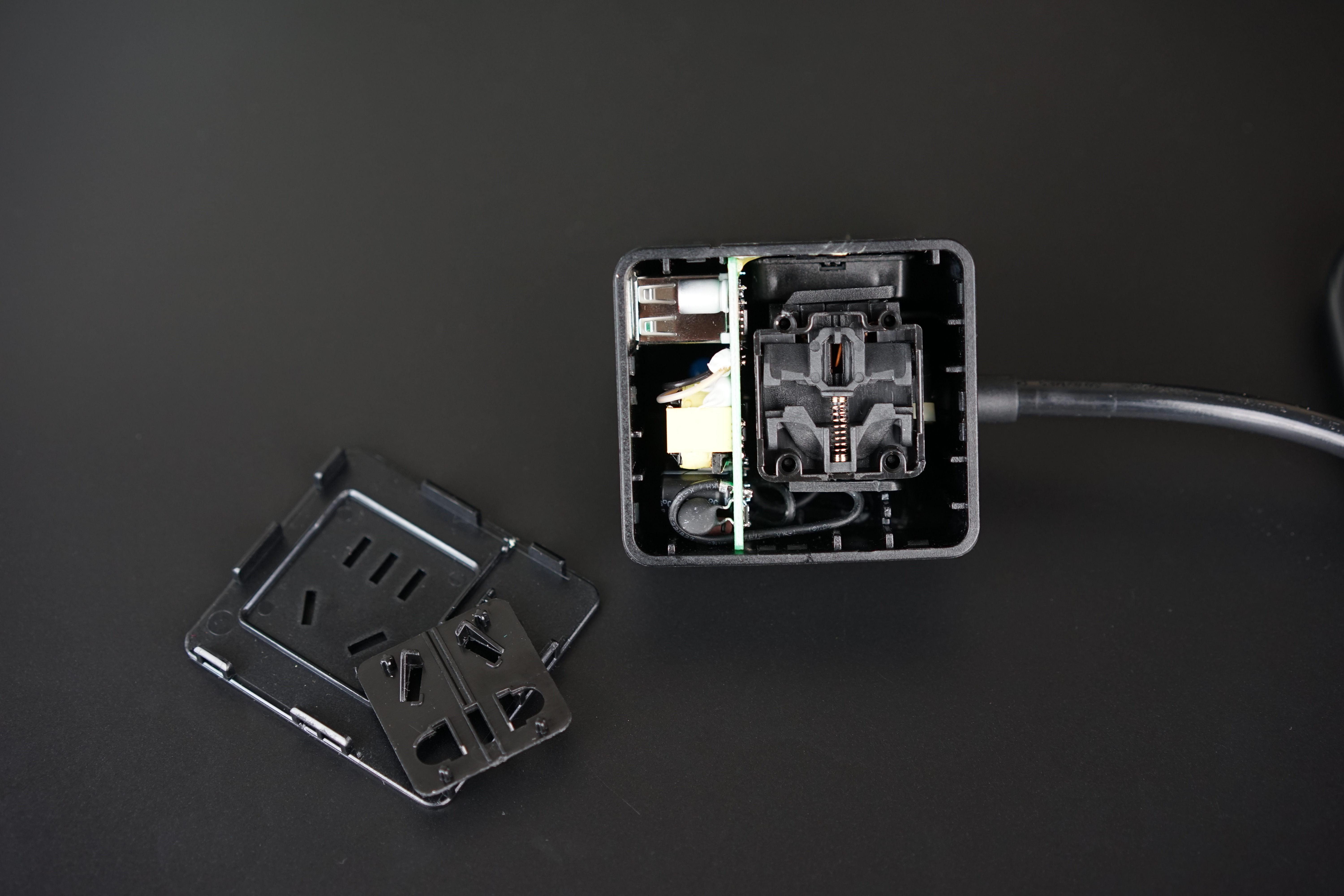 飞利浦超薄无线插座,多用插孔插座推荐飞利浦