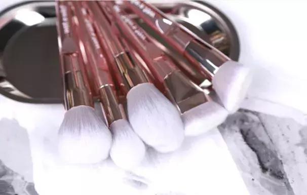 春夏赶紧备起来的美妆好物,开春帮你挑了20双好看单鞋