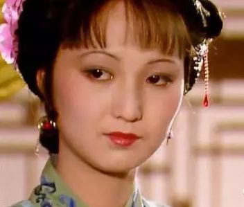 轻、白、红、香的玉簪粉是怎样做成的——《红楼梦》中的化妆品