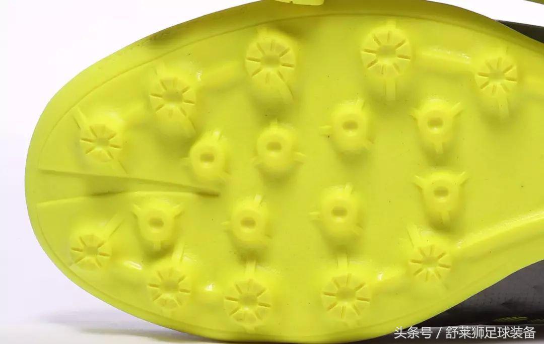 为中国人设计的足球鞋,为亚洲人打造的足球鞋