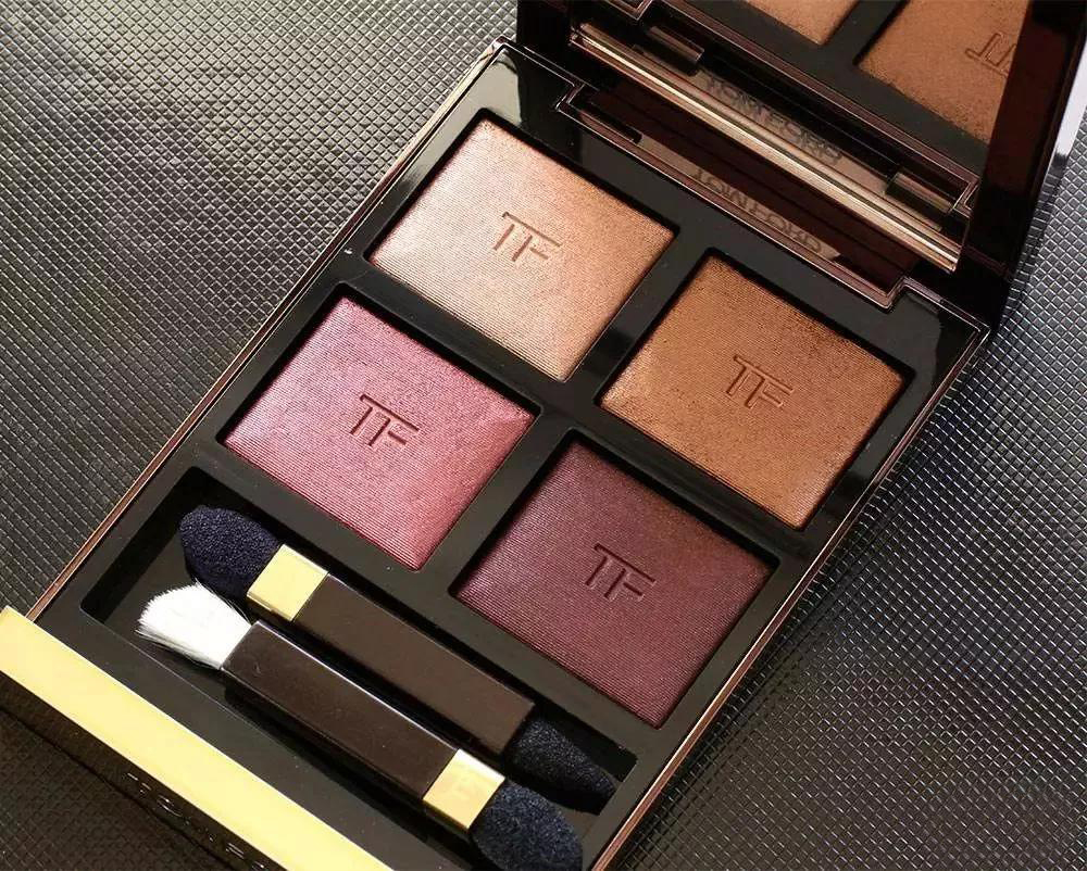 贫民窟女孩眼影拼多多买,新手美妆推荐好物平价