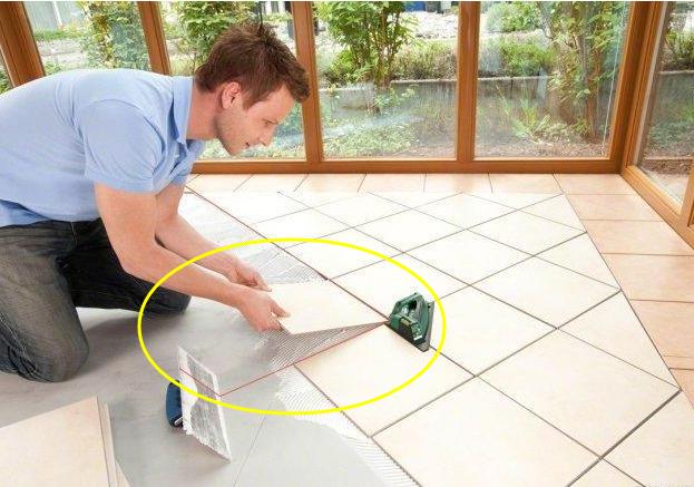 德国瓦工都这样铺地砖，几十年不出问题，我国师傅要学的还很多！