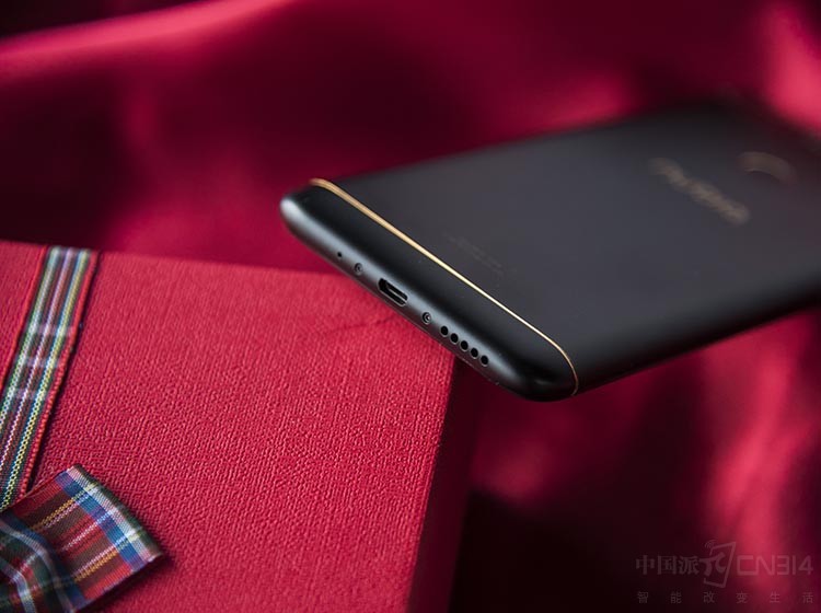 努比亚30w双口氮化镓快充测评,努比亚全面屏手机测评