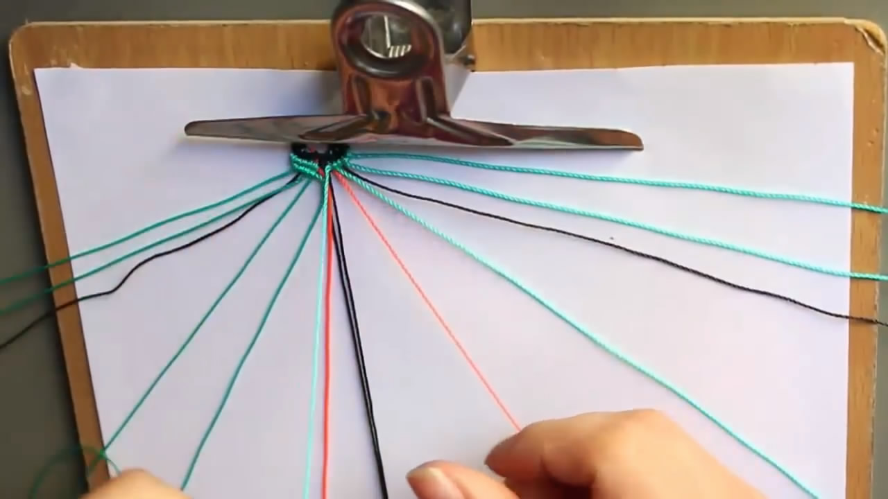 银珠子手链编织女款2022年新款,72号玉线手链简单编织方法大全