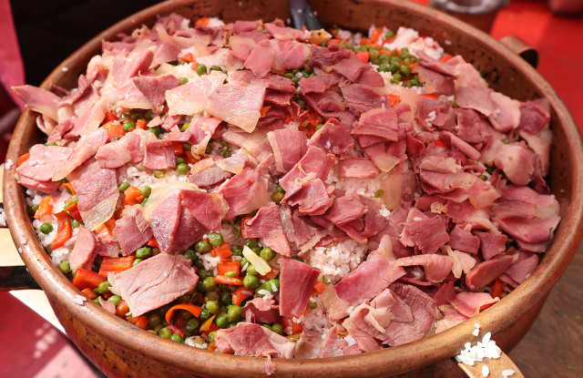 肥瘦相间、咸香回甜，全球12款顶级火腿，除了金华火腿你吃过几个