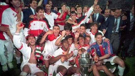 他率队4-0暴揍巴萨梦之队，单赛季轰74球，而今连中超都“混”不下去