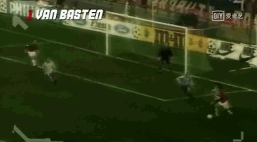 他率队4-0暴揍巴萨梦之队，一个赛季狂轰74球