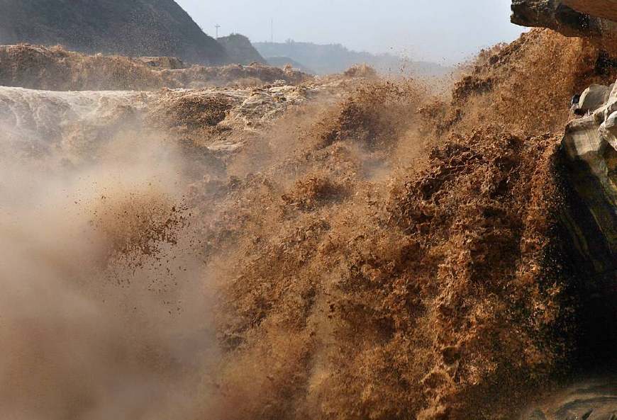 九曲黄河一壶收，看我中华母亲河的大气磅礴，点赞十里龙槽