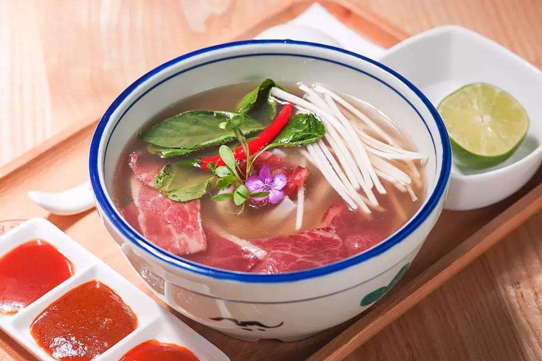 放弃法国巨额财产的法籍华裔回到上海，只为追求做出美食的梦想！