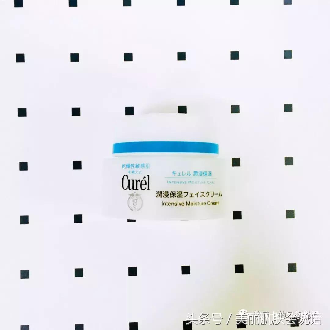 出油毛孔堵塞长闭口痘痘怎么调理,额头和鼻翼爱出油毛孔粗