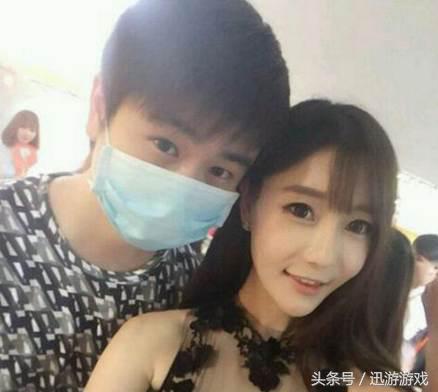 给游戏女主播打赏的土豪都是有背景除王校长其他都曾挥土如金？