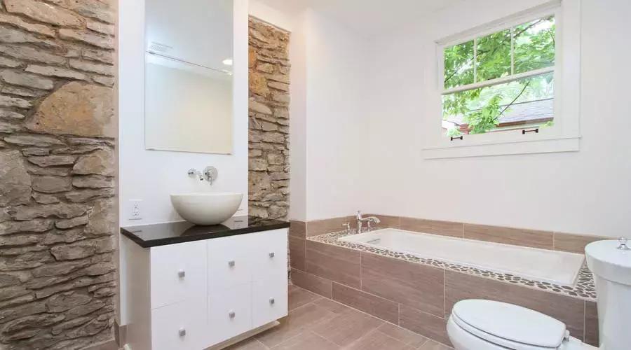 卫生间要不要装小浴缸,卫生间装修需不需要装浴缸