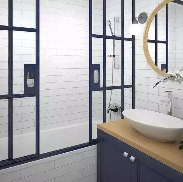 卫生间要不要装小浴缸,卫生间装修需不需要装浴缸