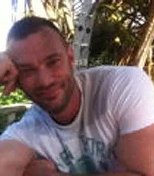 外国小哥看*片A**正爽,突然!发现男主角竟是自己数学老师!