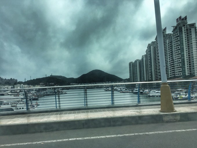 一路“王”下去----在三亚浪，把开会玩成度假！3