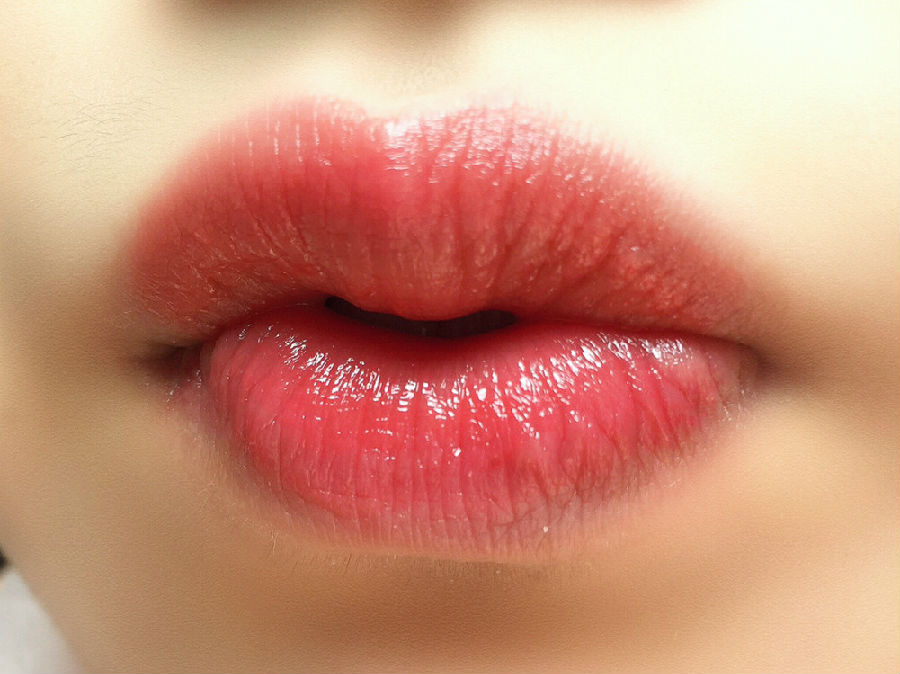 唇色深更适合ysl圆管12还是46,ysl细管21号色黄黑皮试色