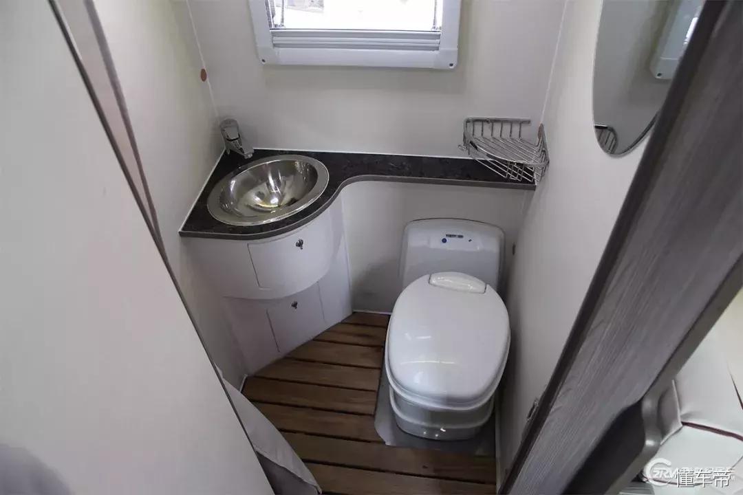 一辆保时捷大约值多少钱,一辆保时捷跑车多少钱