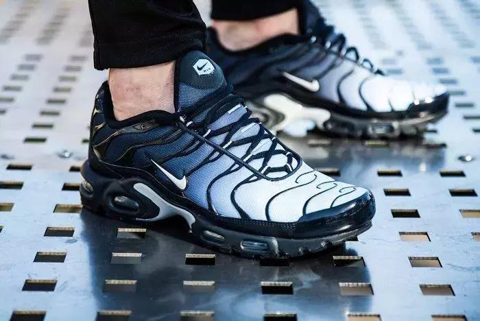 劲话论第四期丨成都sneaker都表白的耐克新鞋，自带增高效果？