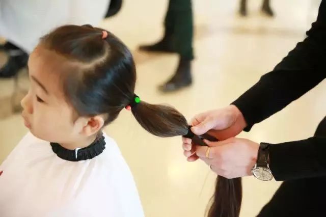 7756名蓄发者，不染不烫，静候两年，究竟为何？