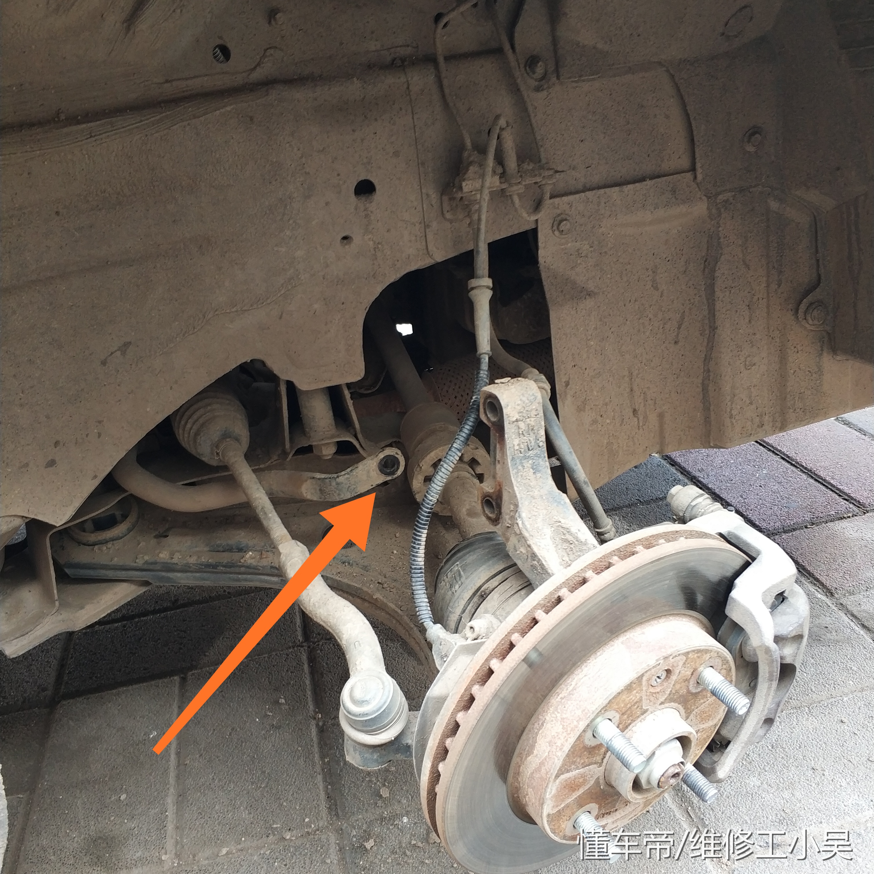 凯越汽车底盘异响维修大概多少钱,别克凯越底盘异响