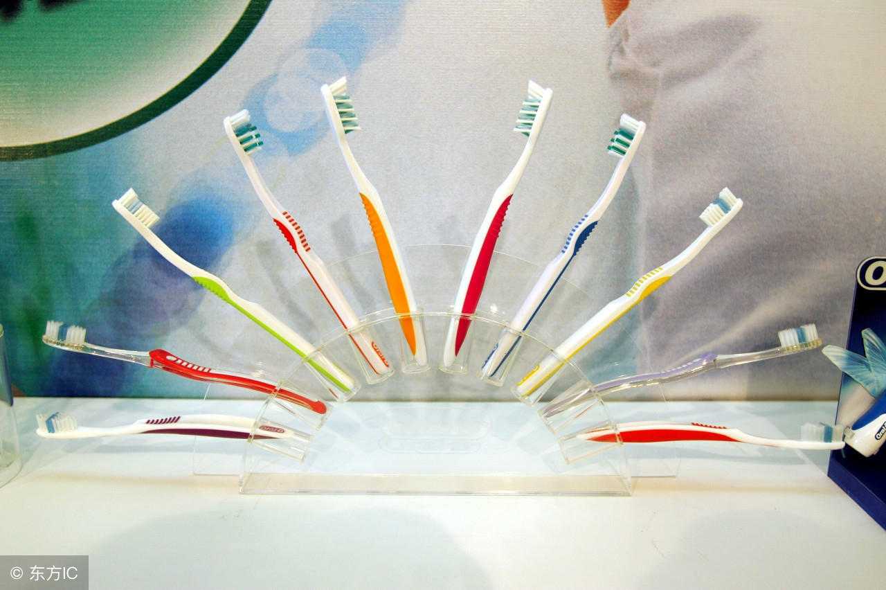 小孩换牙的时候不刷牙怎么办,小孩换牙不脱落怎么办