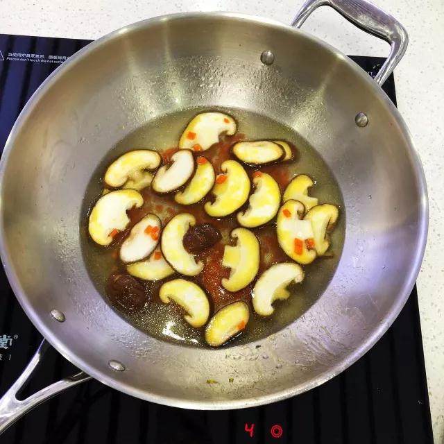 芙蓉鲜蔬汤，在家自己做，五颜六色，又香又鲜，比外面的还好喝！