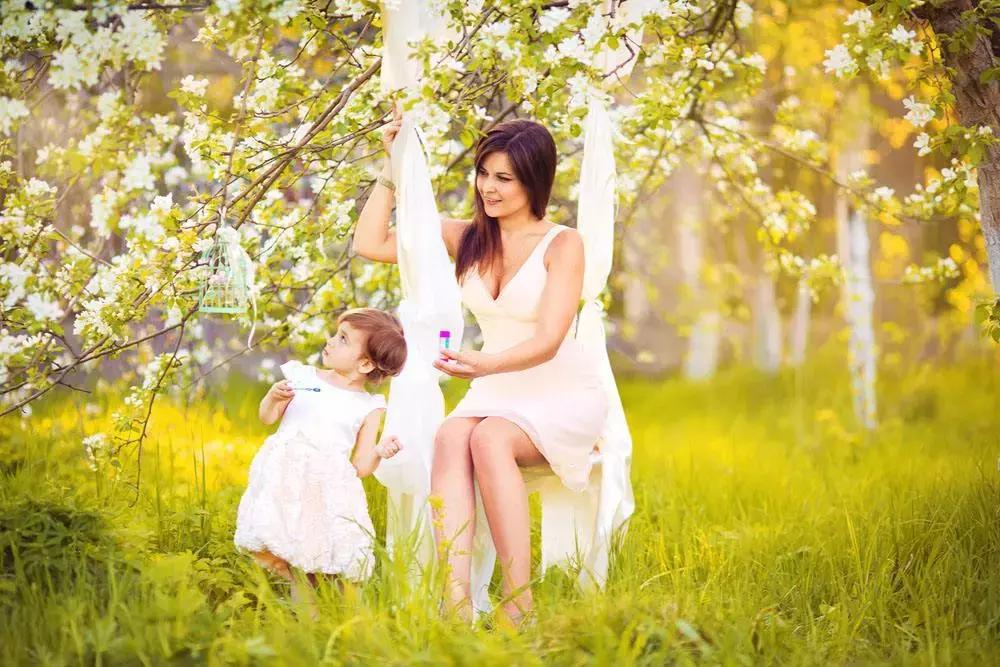 一念天使一念魔鬼下一句,一念天使一念恶魔善恶只在一瞬间