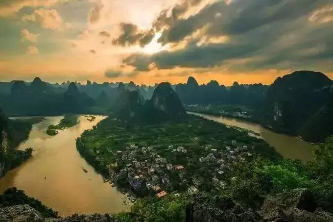 清明小长假去哪玩？国内美到炸的9条旅行线！我去第6条，你呢？