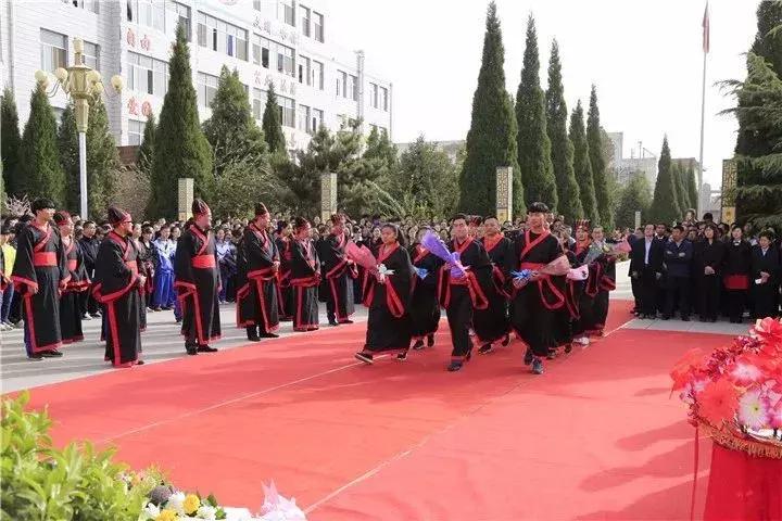 靖远县清明扫墓活动视频,清明祭英烈活动仪式