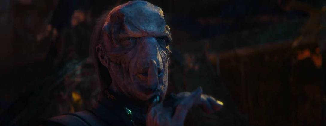 V字仇杀队全程不露脸征服观众,雨果维文是真正好莱坞大师级演员