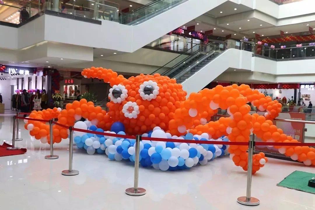 商贸业转型升级！站在风口上，利嘉国际商业城服装中心筑巢引凤