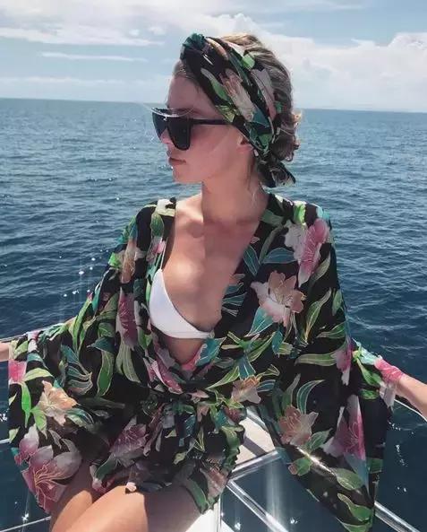 贾斯汀比伯前任赛琳娜,傻脸娜和贾斯汀比伯以前在一起