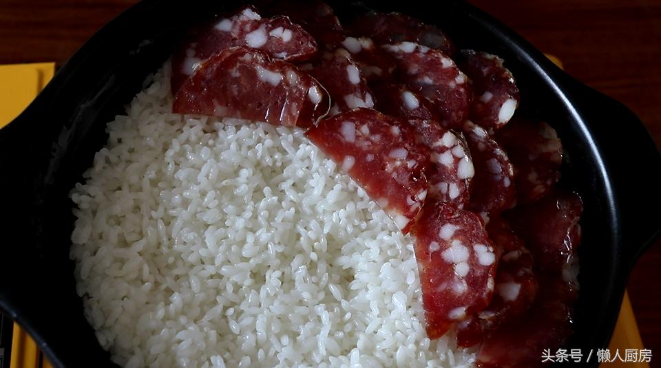 在家最简单煲仔饭制作方法,最简单做的煲仔饭