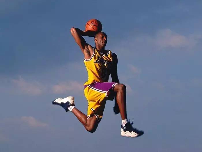 回忆篇从青涩到成熟记忆里的黑曼巴 ----科比战靴系列