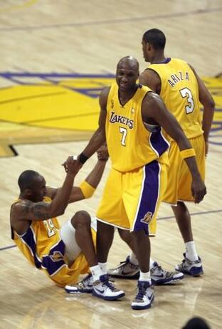 回忆篇从青涩到成熟记忆里的黑曼巴 ----科比战靴系列