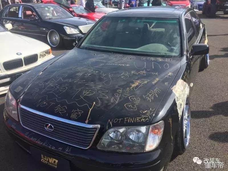 当年价值百万的凌志LS400被黄标报废，场面真是太残忍了！