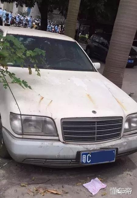 当年价值百万的凌志LS400被黄标报废，场面真是太残忍了！