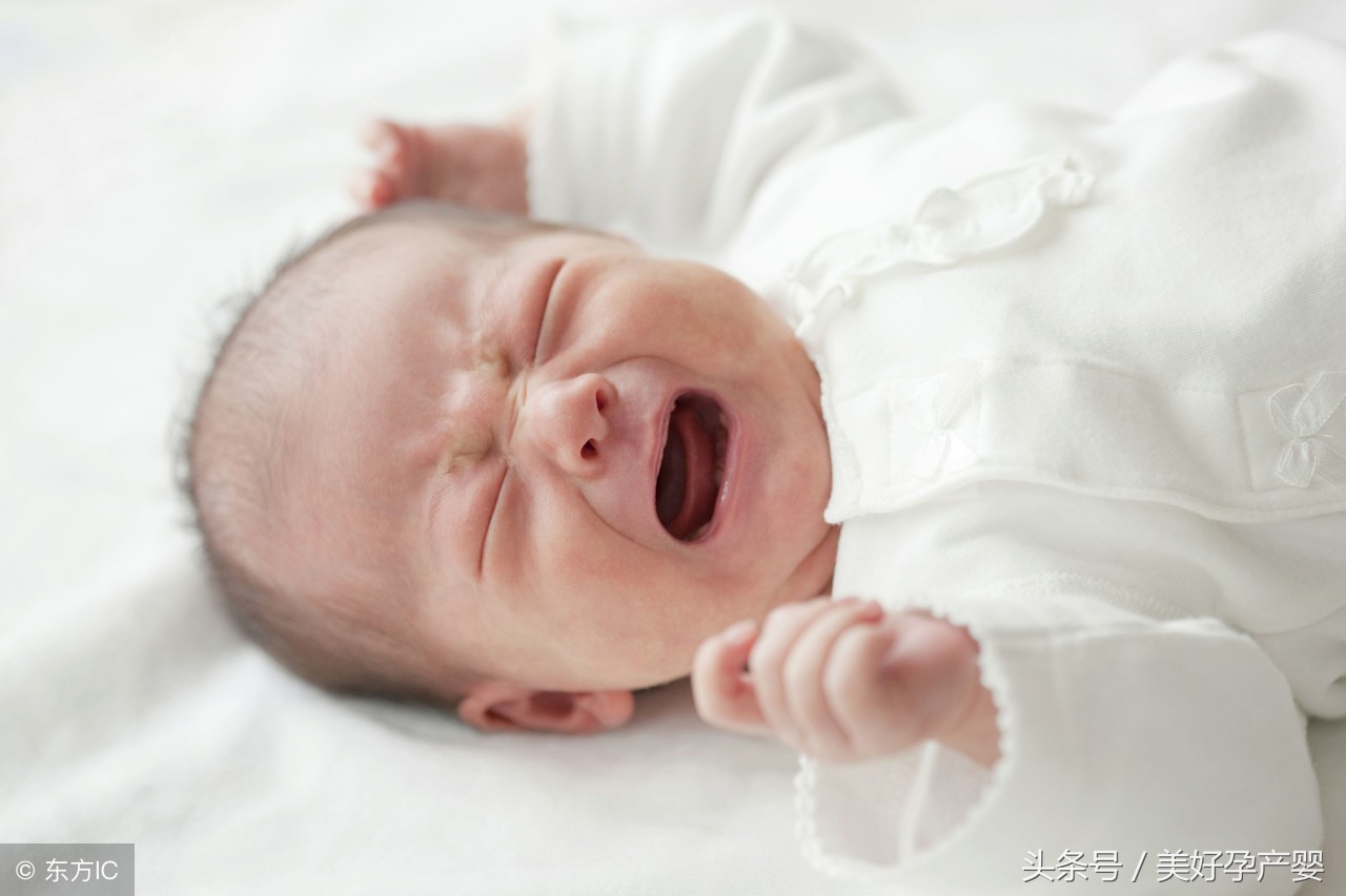 新生儿有黄绿色的眼屎到底是怎么回事?