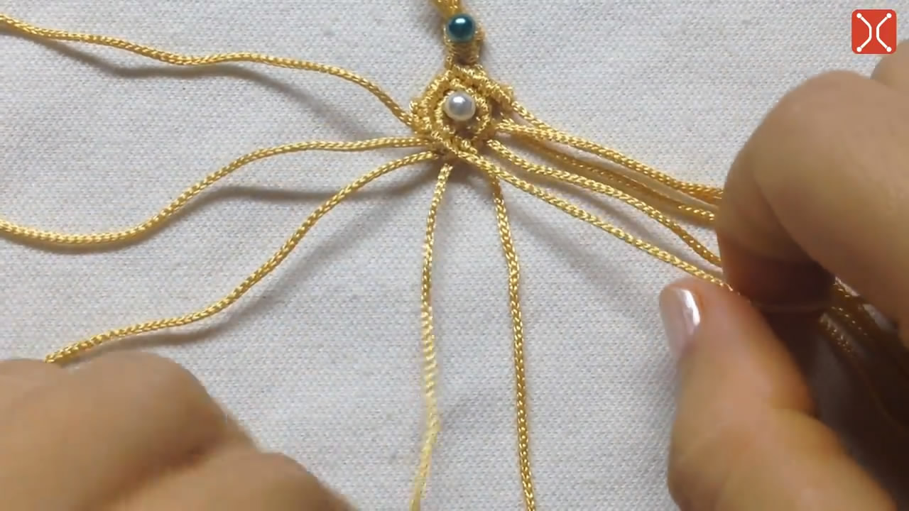 用中国结绳子编手链至少需要几根,简单中国结手工制作手链