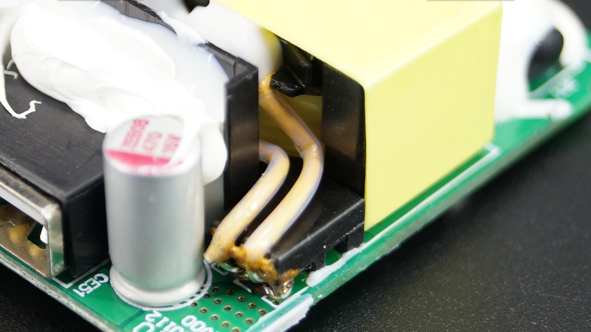 魅族充电器二换一,魅族原装充电器拆解