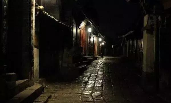 中国的监狱长什么样子现代,中国监狱里面是什么样子