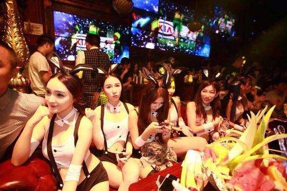 自己家有财神位的接财神正确方法,如何正确拜财神财神才能到你家