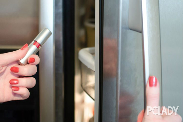 女生口红断了怎么安慰,口红断了怎么涂