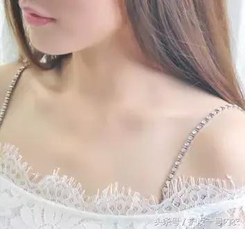 内衣不空杯穿法,内衣不露肩带穿法