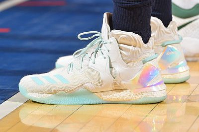 nba赛场球鞋特写,安踏kt8纪念科比