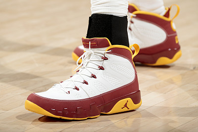 nba赛场球鞋特写,安踏kt8纪念科比