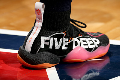 nba赛场球鞋特写,安踏kt8纪念科比