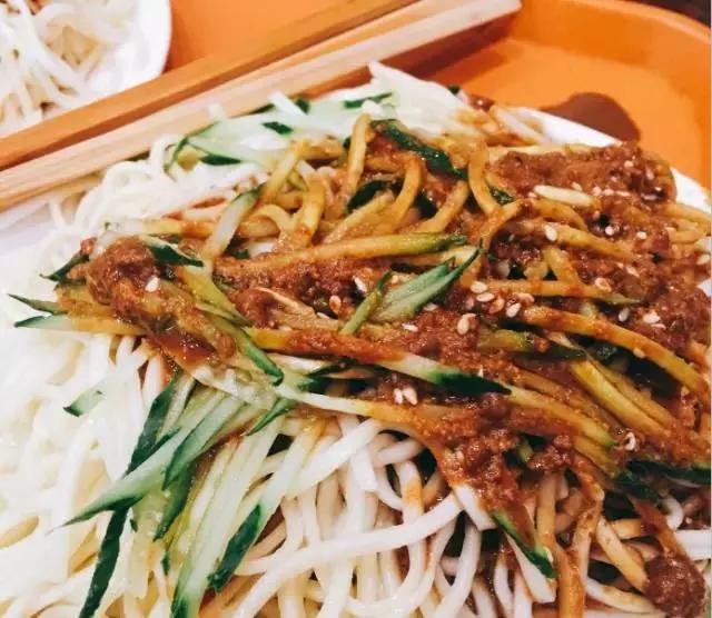 来北京必打卡的街簋街,北京簋街夜市